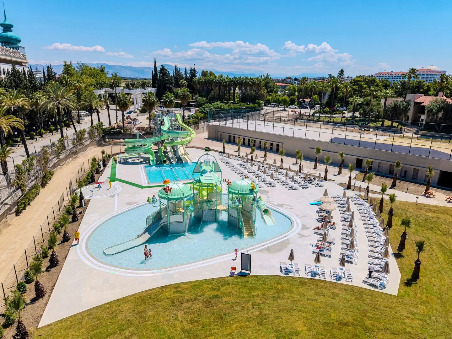 Melas Resort Hotel OUTDOOR_POOL