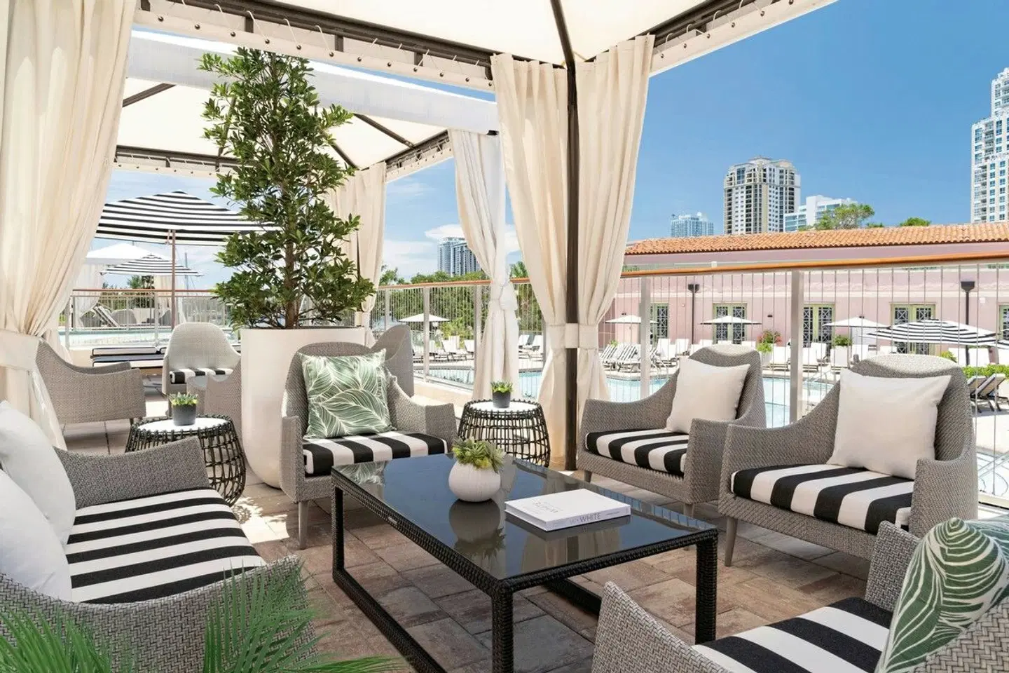 The Vinoy Resort & Golf Club, Autograph Collection Terrasse