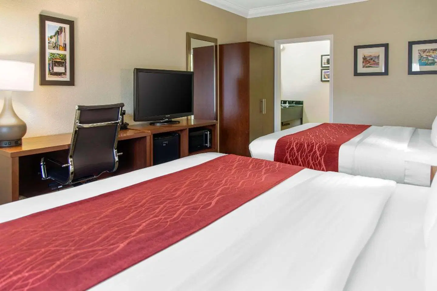 Comfort Inn & Suites San Francisco Airport North ROOM_EXAMPLE