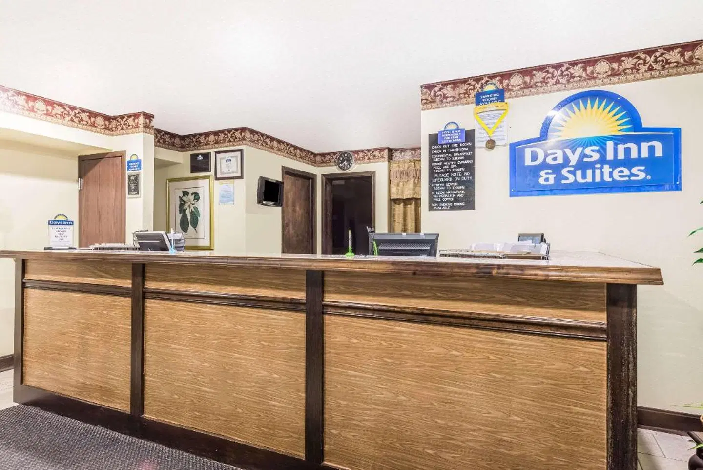 Days Inn & Suites by Wyndham Youngstown / Girard Ohio LOUNGE_LOBBY