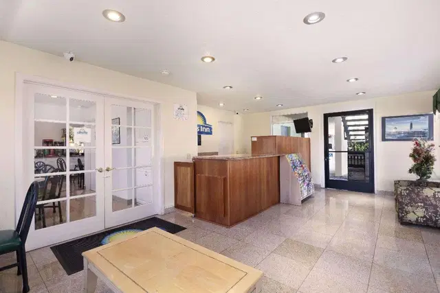 Days Inn by Wyndham Oceanside LOUNGE_LOBBY