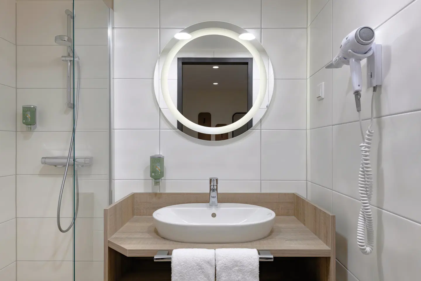 ibis Styles Kiel Badezimmer