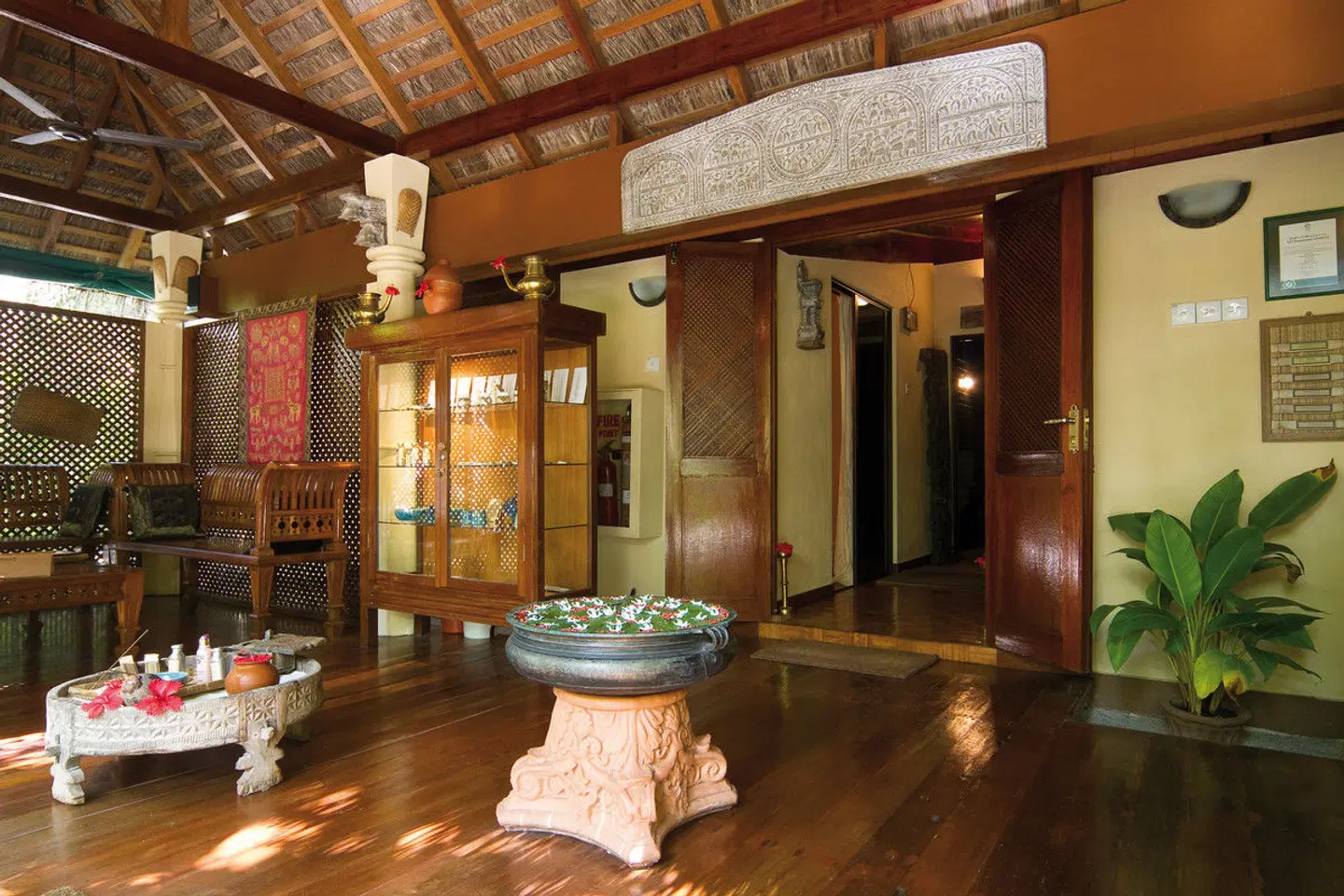 Embudu Village Maldives LOUNGE_LOBBY