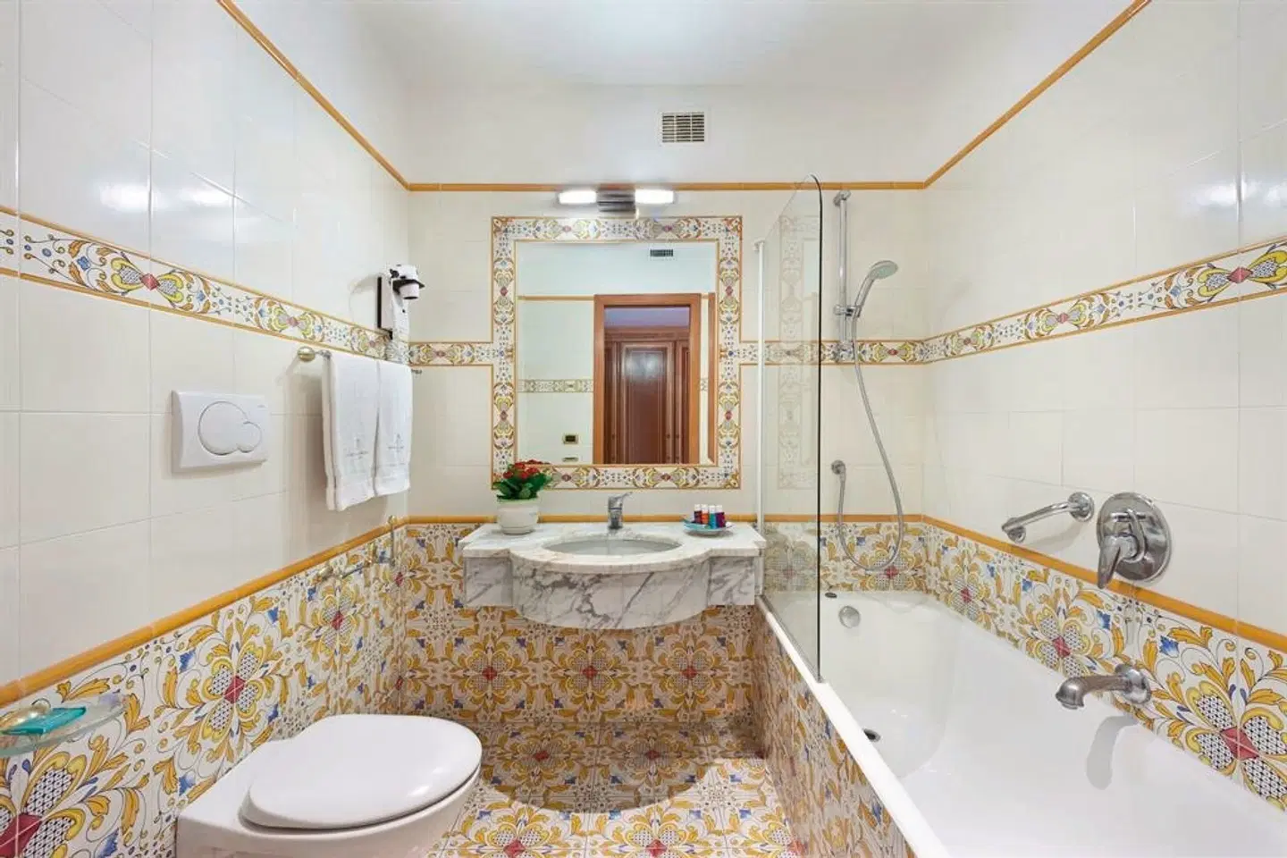 Grand Hotel President Badezimmer