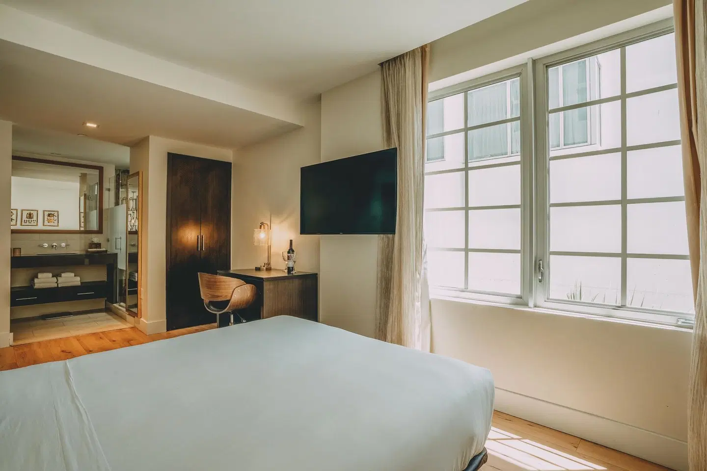 Berkeley Shore Hotel & Apts ROOM_EXAMPLE