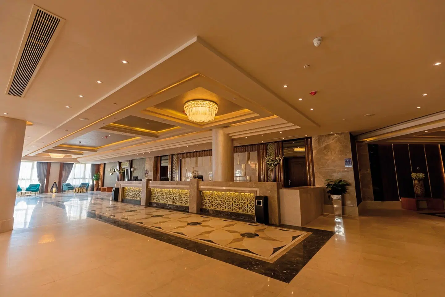 Seven Seas Jolie Bay LOUNGE_LOBBY