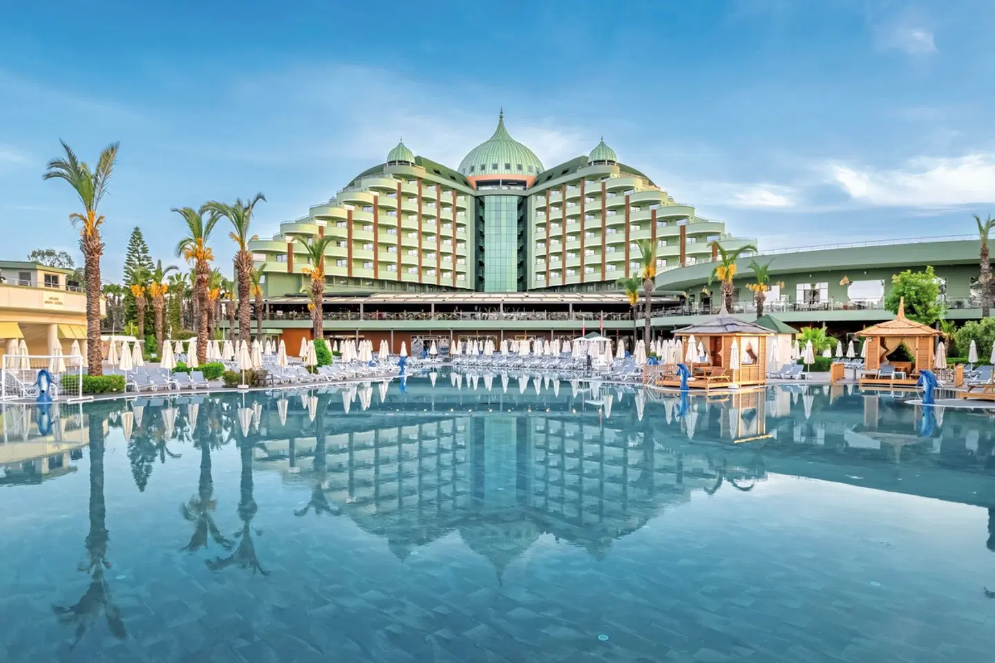 Delphin Palace Hotel OUTDOOR_POOL
