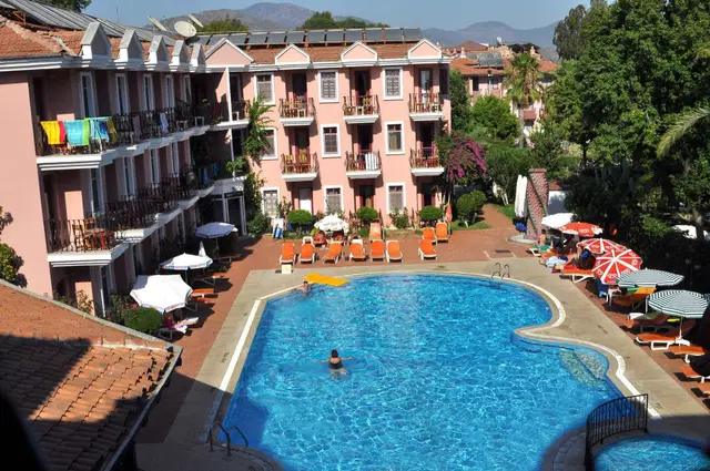 Gunes Hotel OUTDOOR_POOL