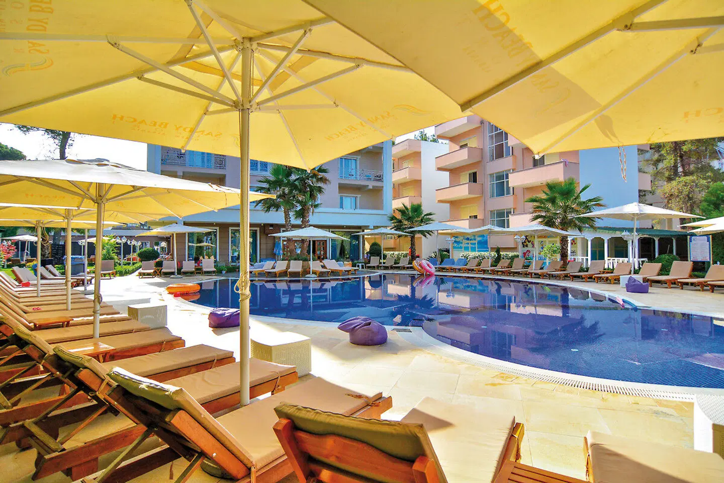 Sandy Beach Hotel OUTDOOR_POOL