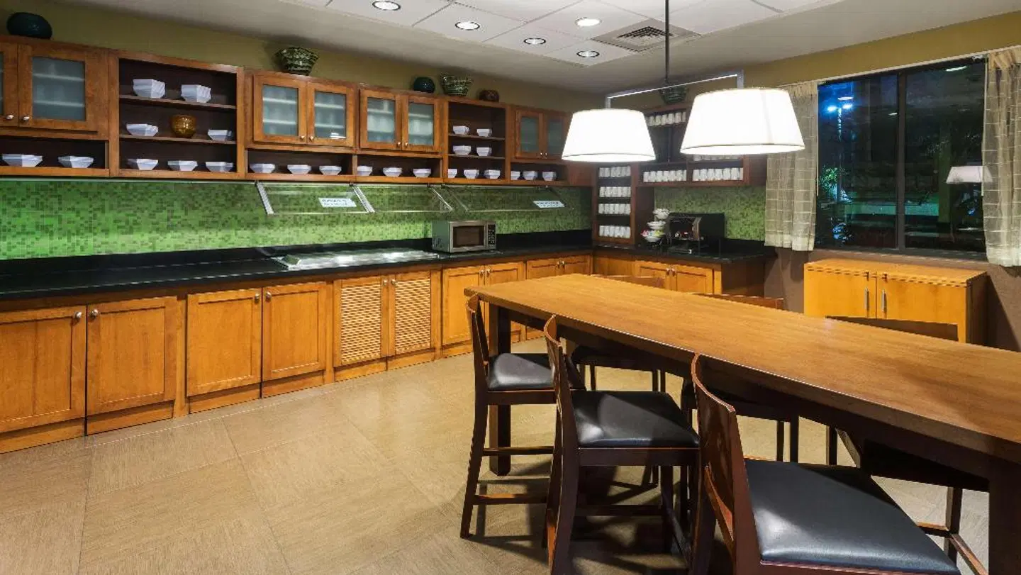 Hyatt Place Fort Lauderdale Cruise Port & Convention Center Bar