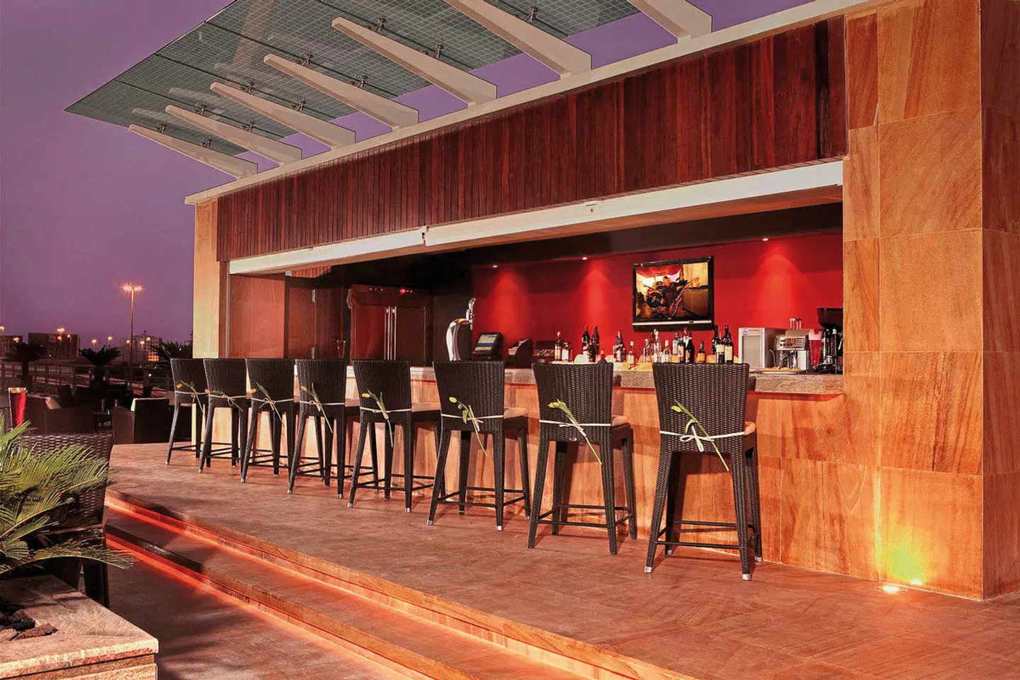 Media Rotana Dubai Bar