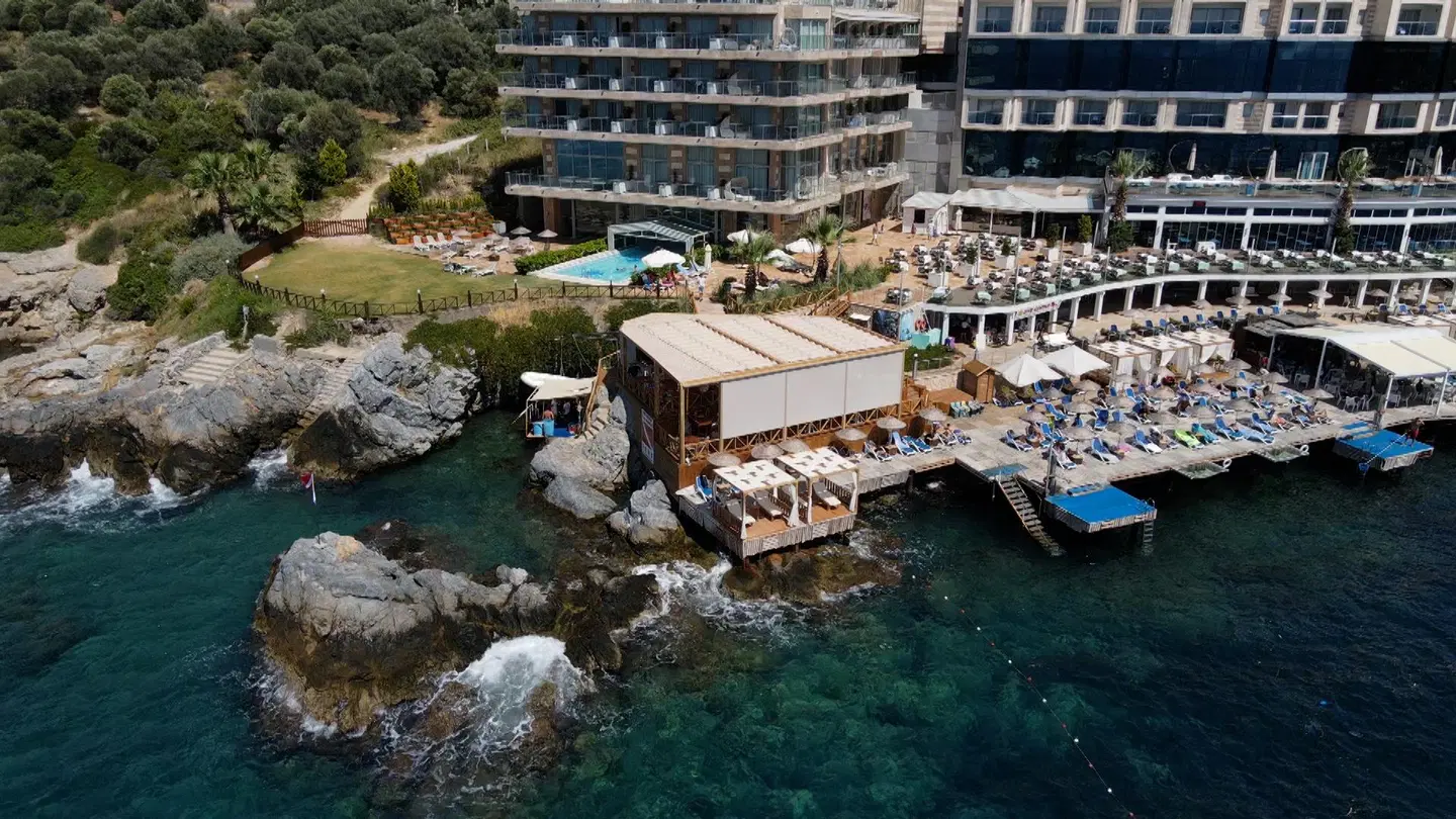 Charisma Deluxe Hotel EXTERIOR