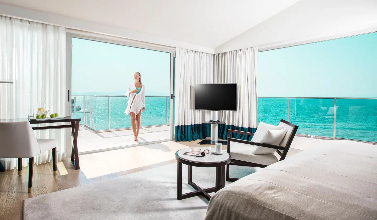 Charisma Deluxe Hotel ROOM_EXAMPLE