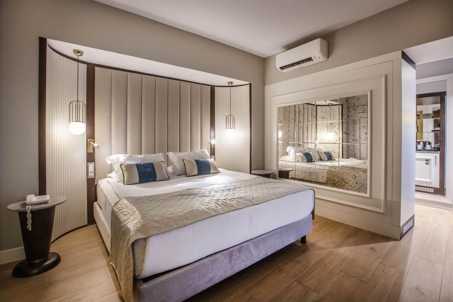 Charisma Deluxe Hotel ROOM_EXAMPLE