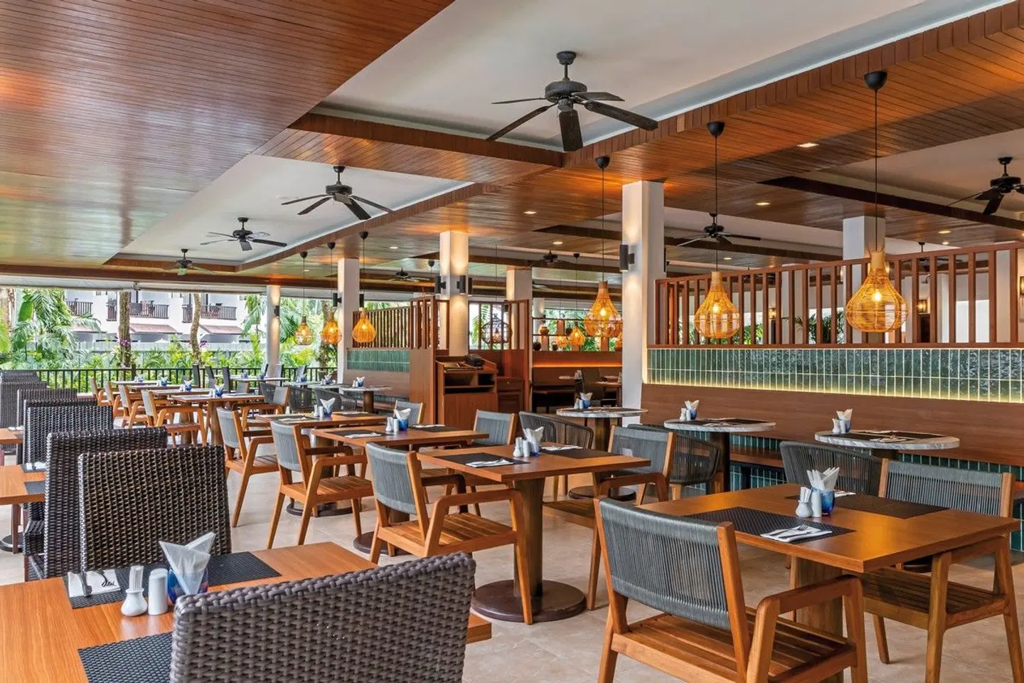 Kamala Beach Resort (A Sunprime Resort) Restaurant