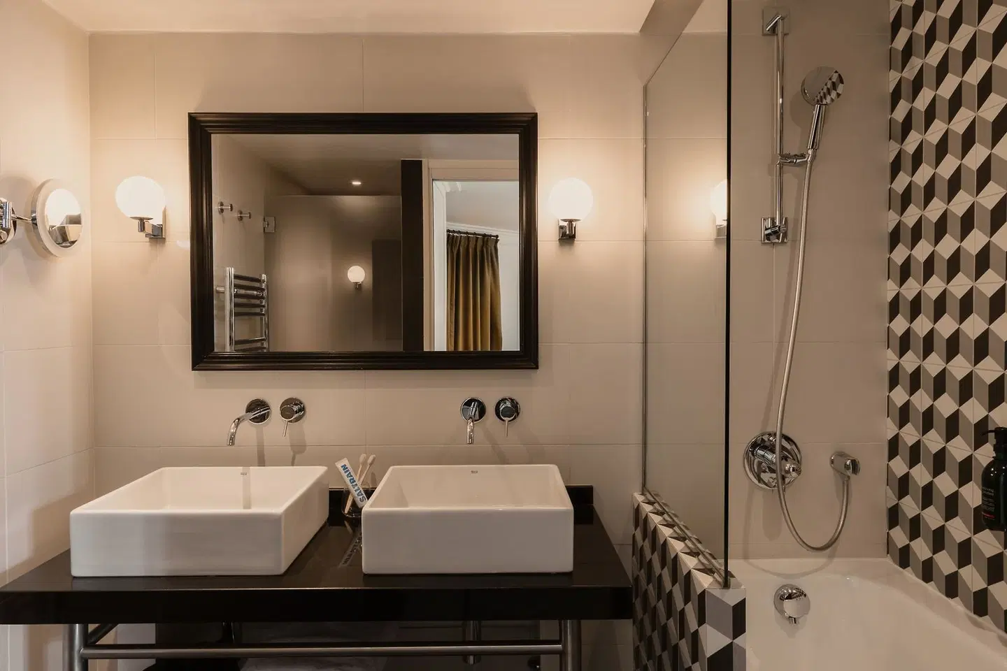 Bourgogne & Montana Badezimmer