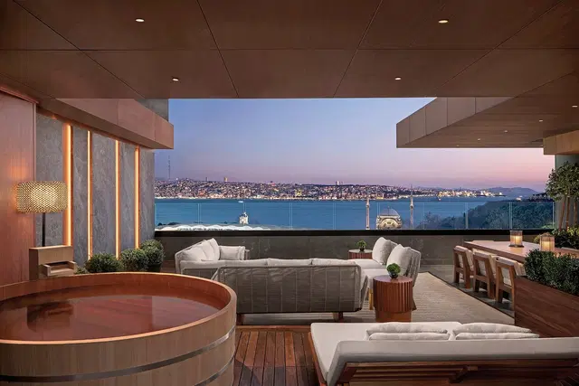 The Ritz-Carlton Istanbul Terrasse