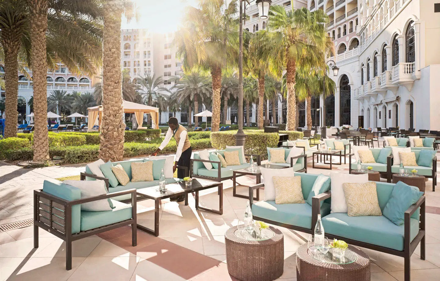 The Ritz-Carlton Abu Dhabi, Grand Canal Terrasse