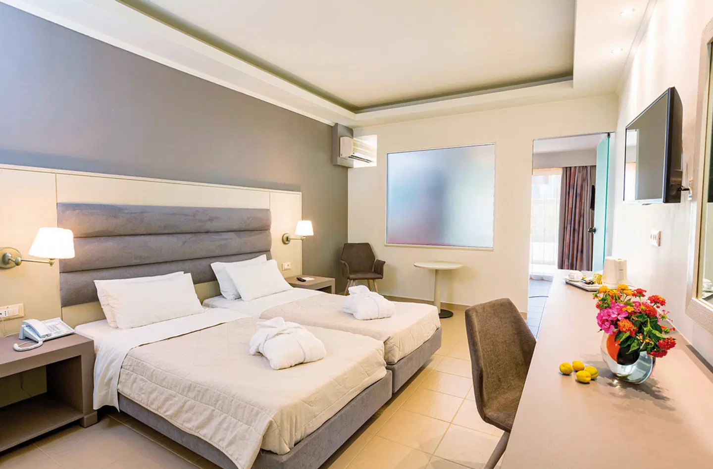 Lydia Maris ROOM_EXAMPLE