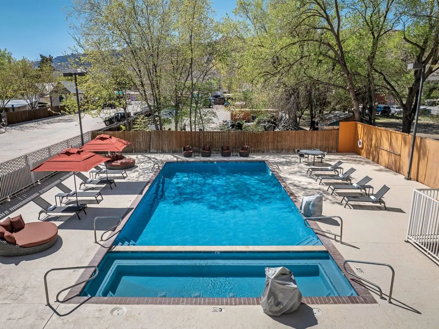 River Canyon Lodge OUTDOOR_POOL