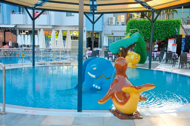 Grand Seker Hallenbad