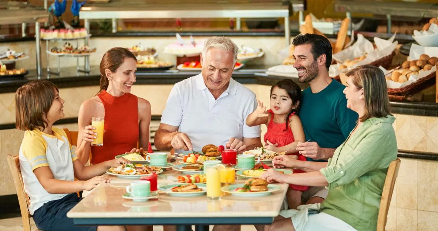 Park Royal Beach Cancún PEOPLE