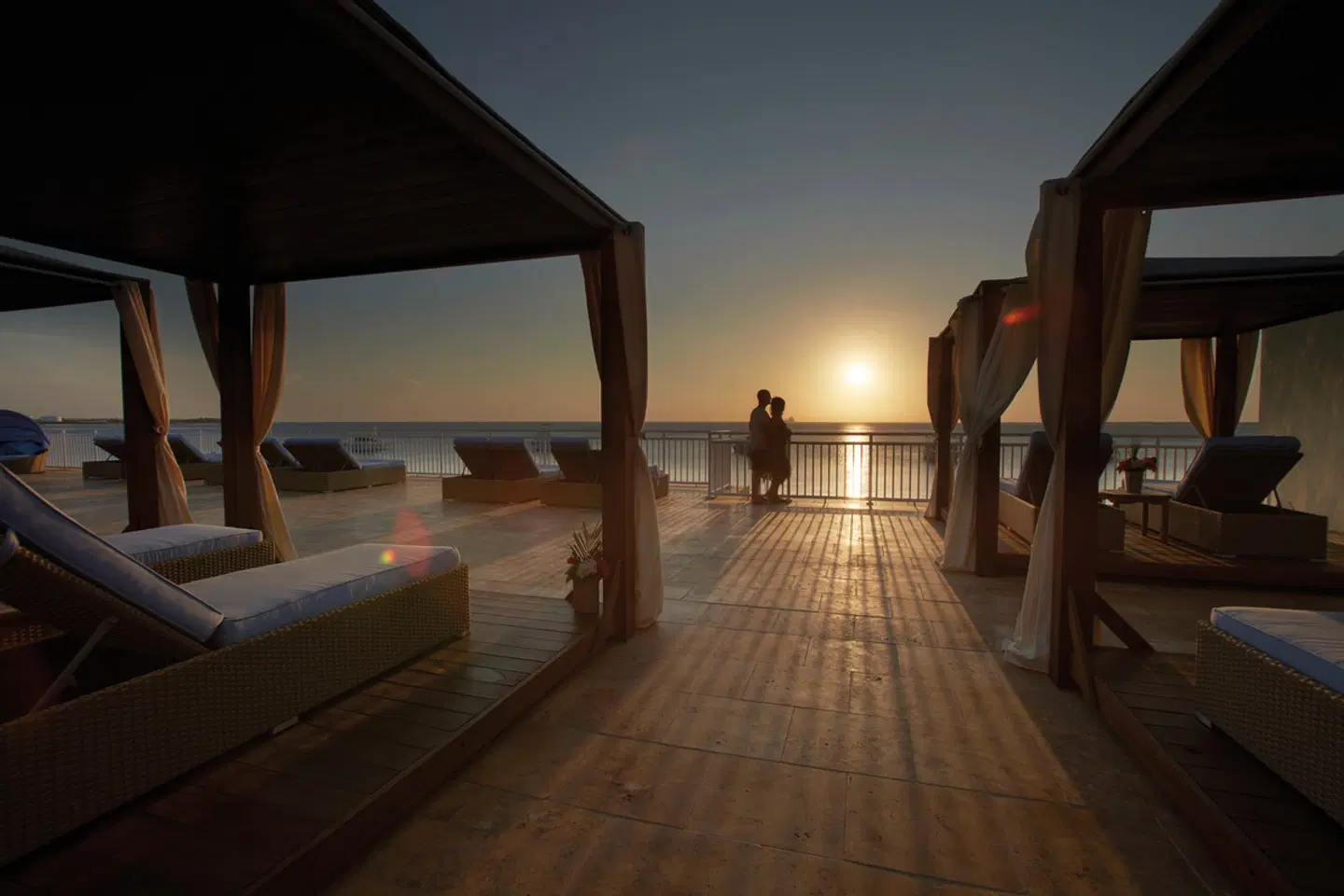 Divi Flamingo Beach Resort & Casino Terrasse