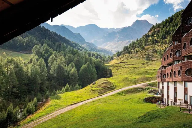 Blu Senales Family & Active Resort LANDSCAPE