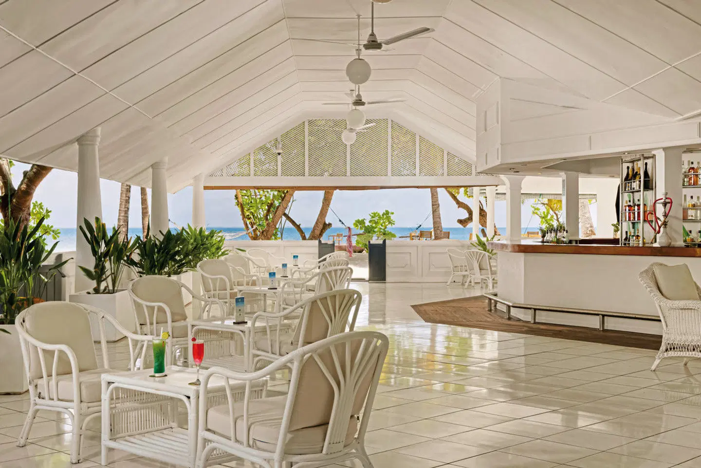 Equator Village Maldives LOUNGE_LOBBY