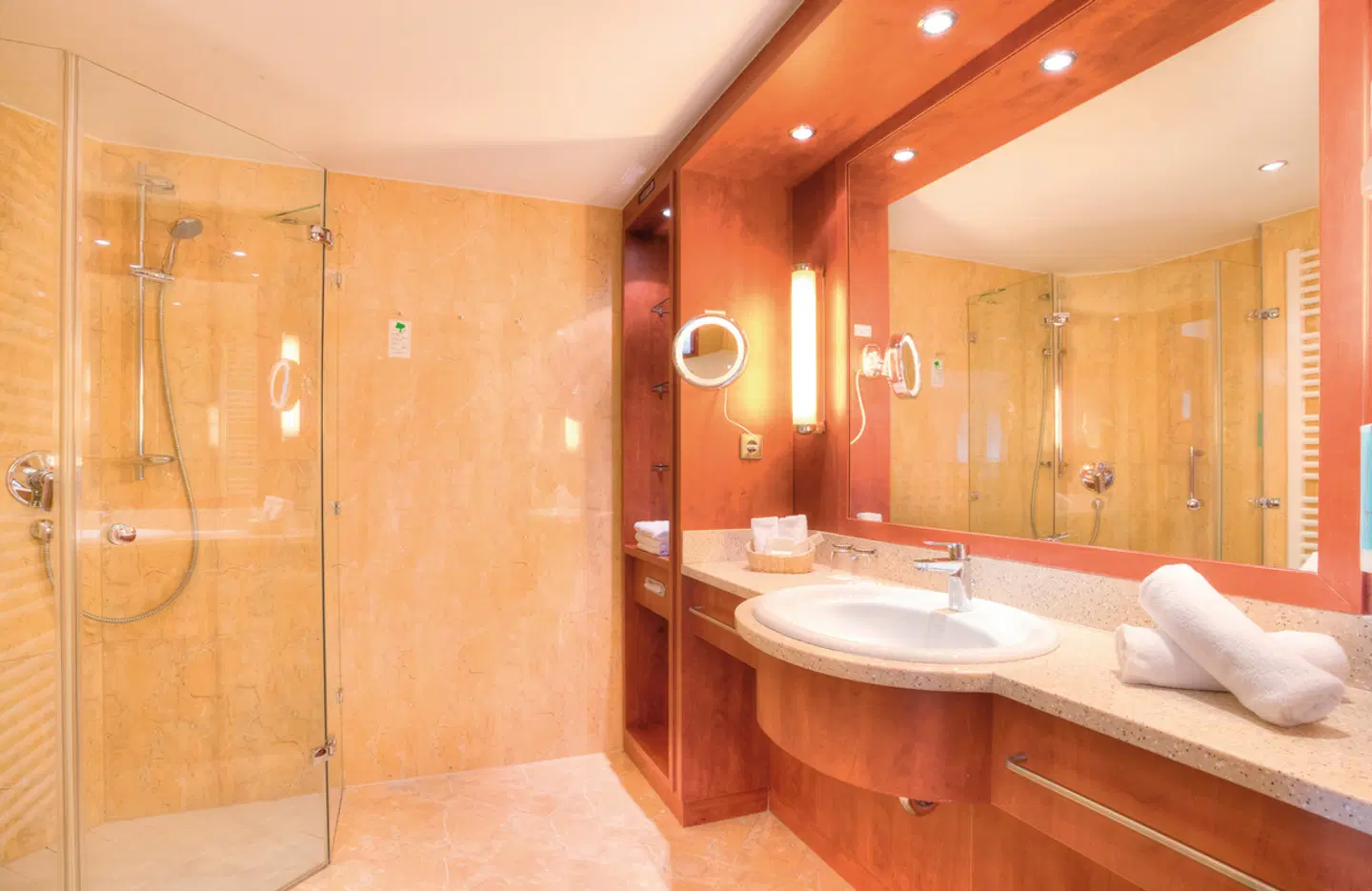 Hotel zur Post - ein Rovell Hotel Badezimmer