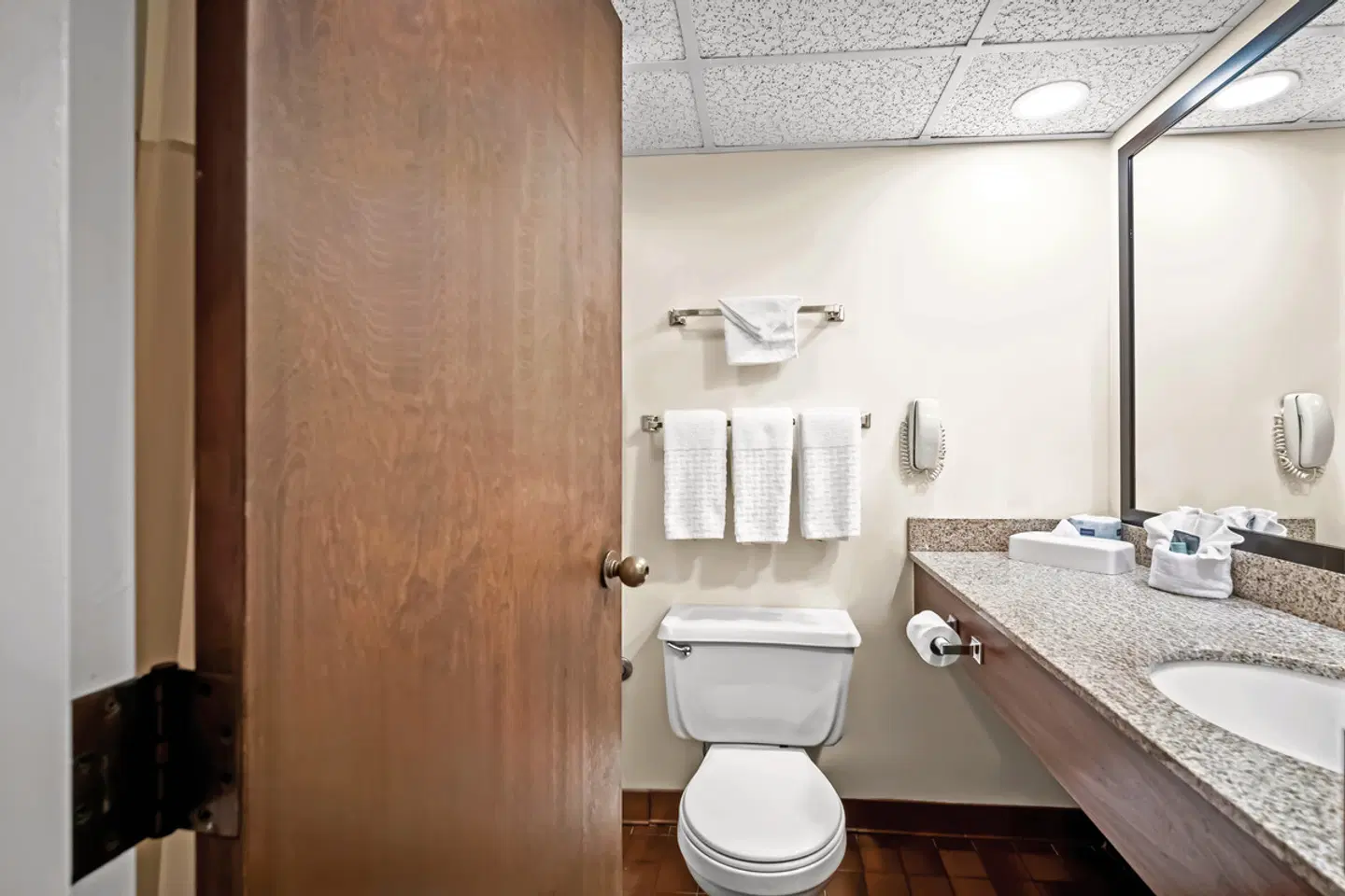 Best Western Merry Manor Inn Badezimmer