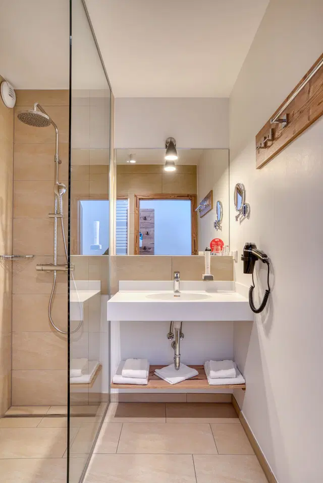 COOEE alpin Hotel Bad Kleinkirchheim Badezimmer