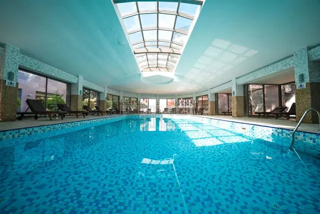 Calimera Serra Palace Hallenbad