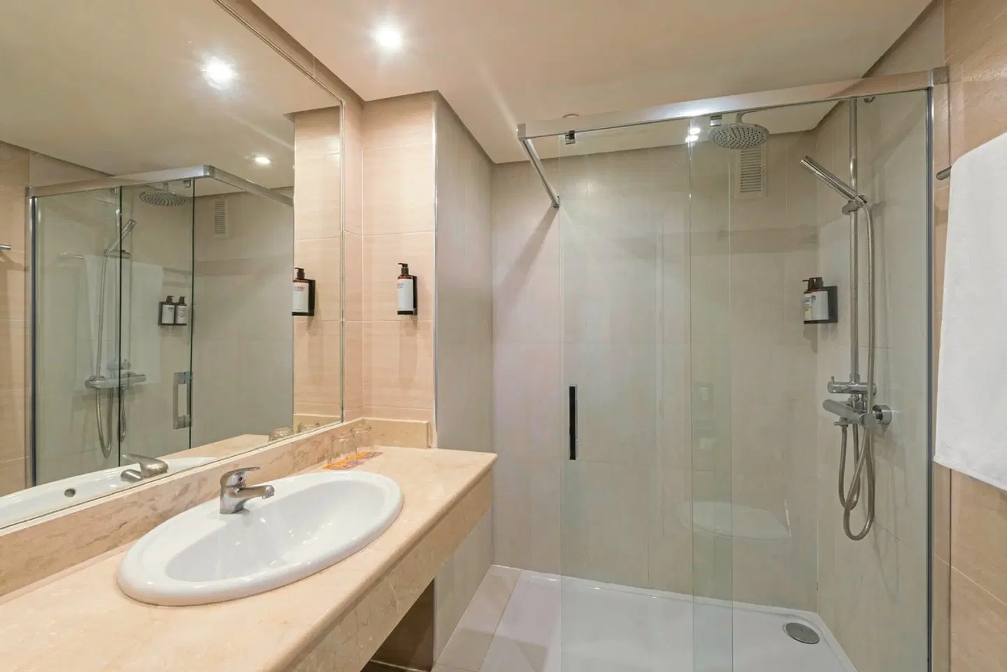 Ocean House Costa del Sol, Affiliated by Meliá Badezimmer