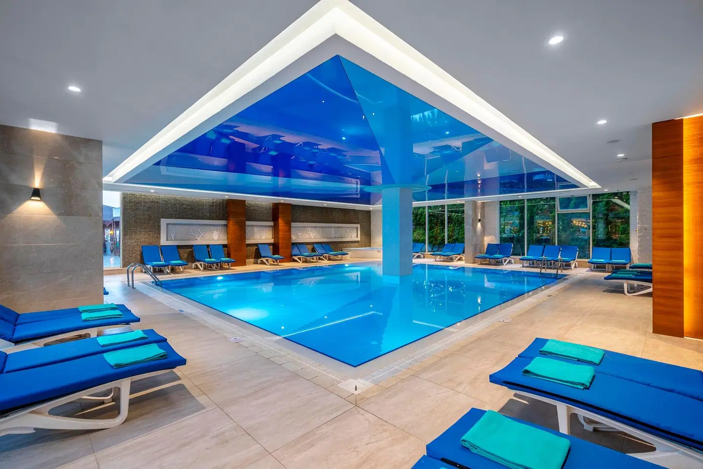 Sidera Kirman Premium Hallenbad