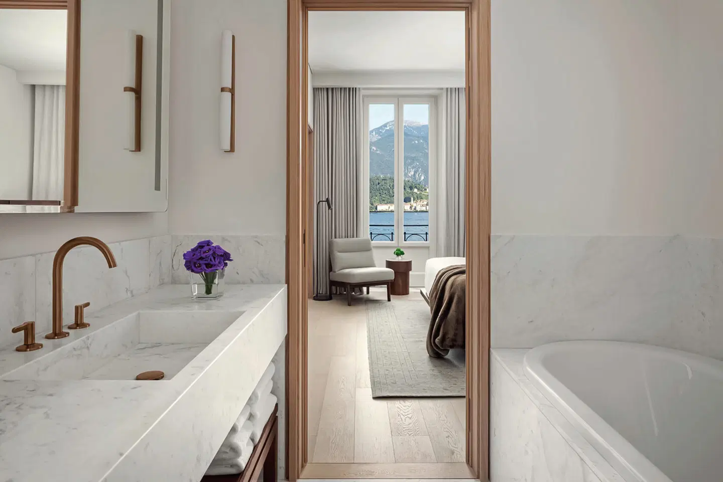 The Lake Como EDITION Badezimmer