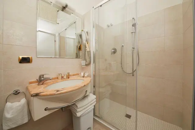 Hotel Vienna Ostenda Badezimmer