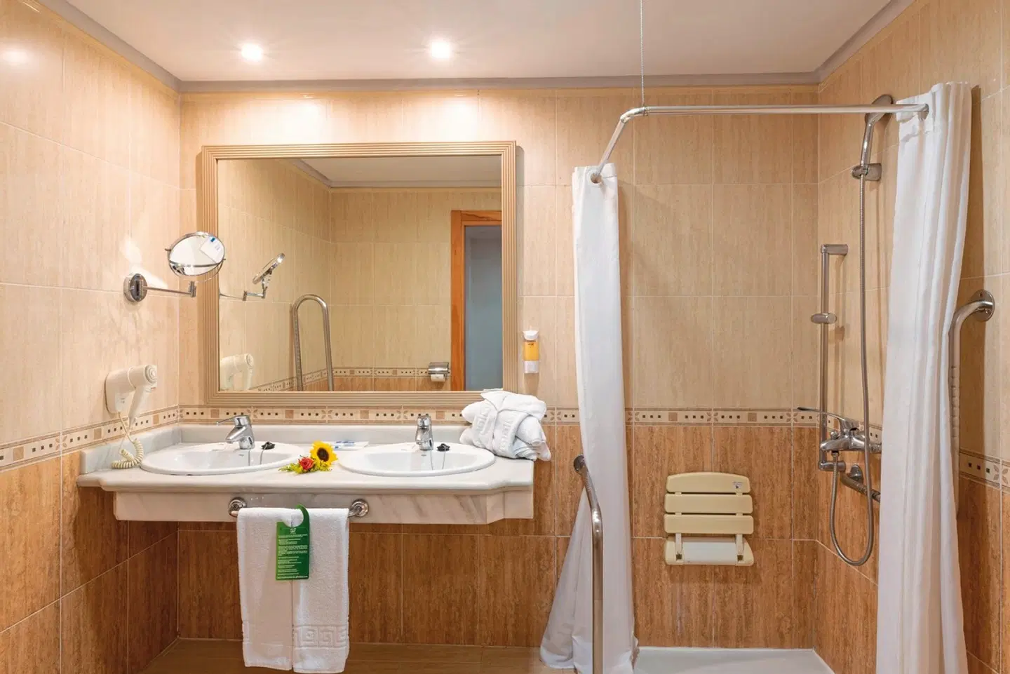 GF Fañabé Badezimmer