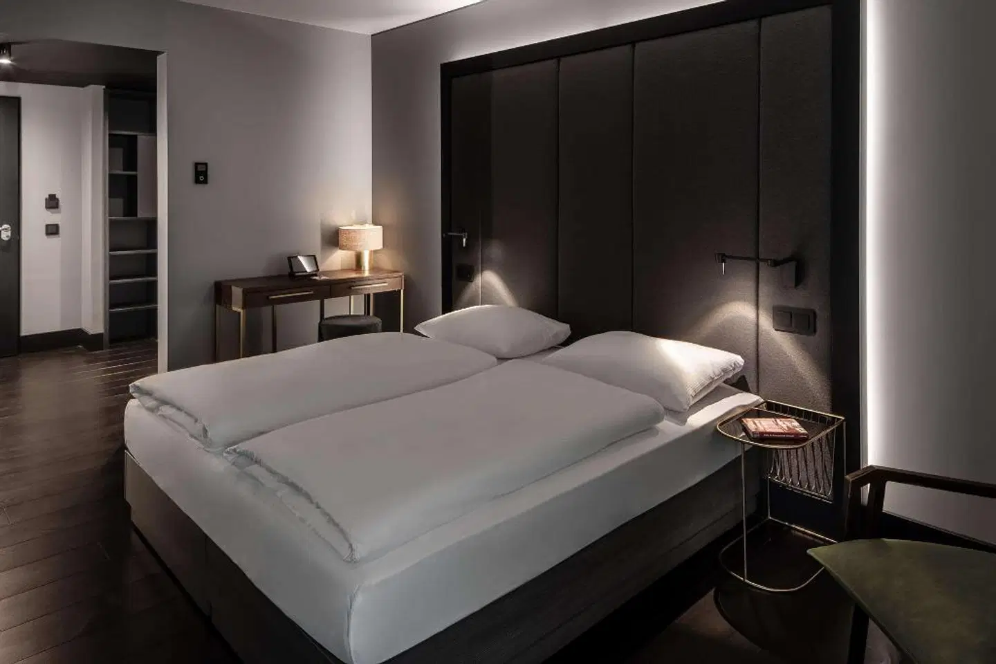 AMANO Eastside ROOM_EXAMPLE