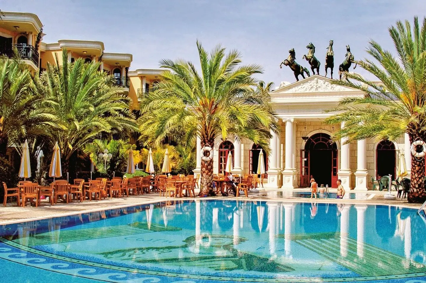 Yetkin Hotel OUTDOOR_POOL