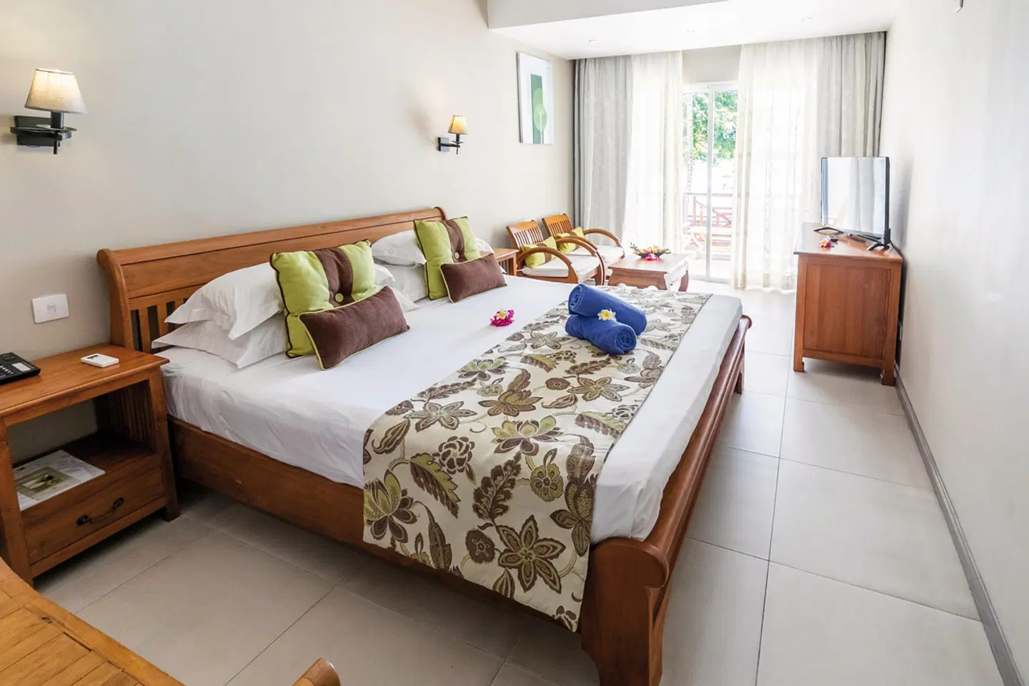 Le Peninsula Bay Beach Resort & Spa ROOM_EXAMPLE