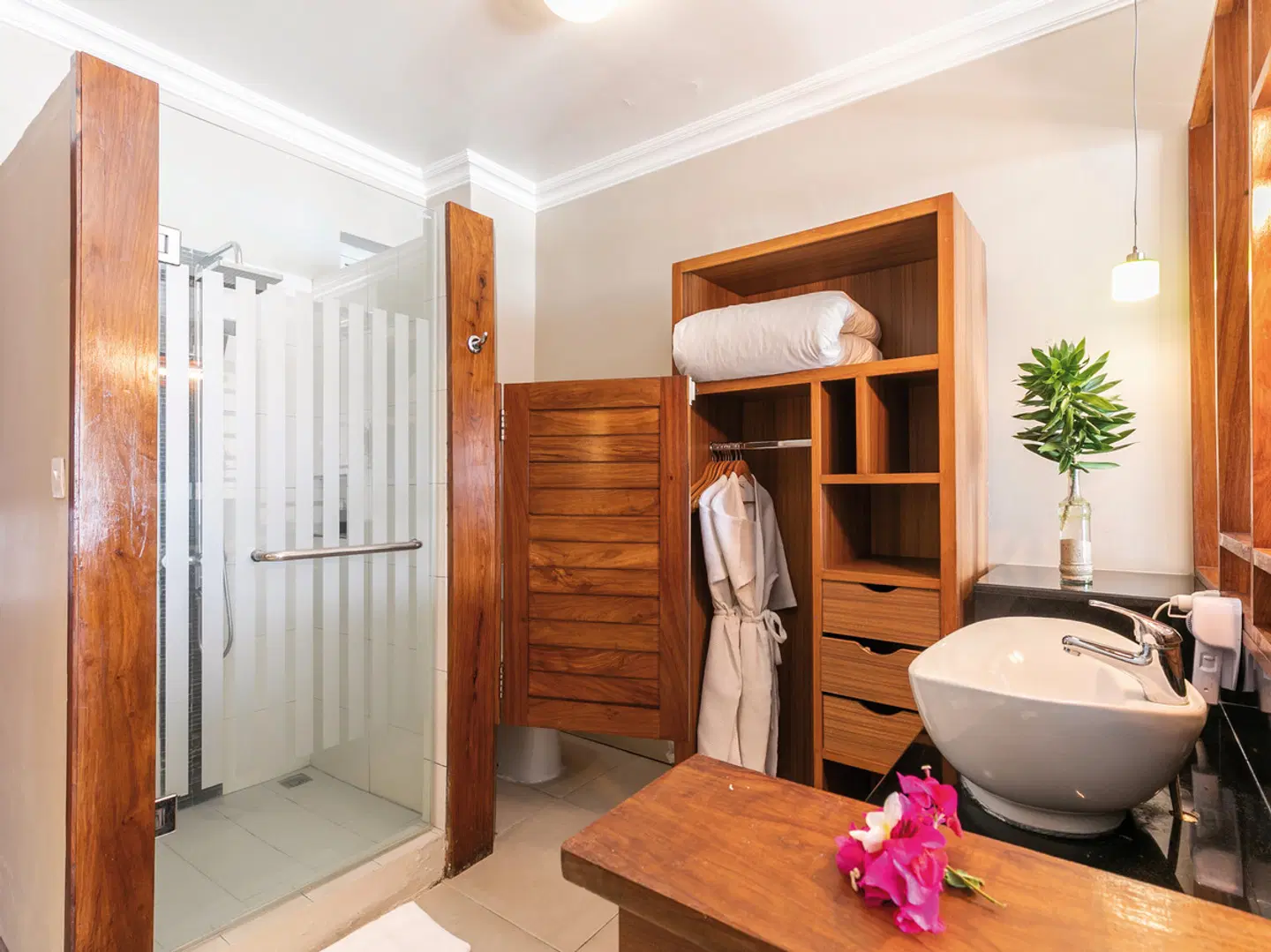 Le Peninsula Bay Beach Resort & Spa Badezimmer