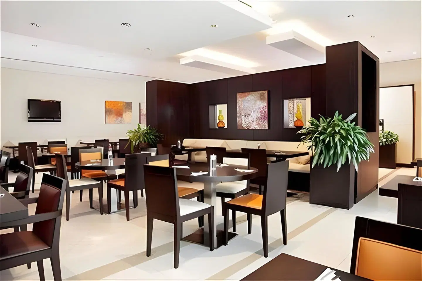 Holiday Inn Express Safa Restaurant