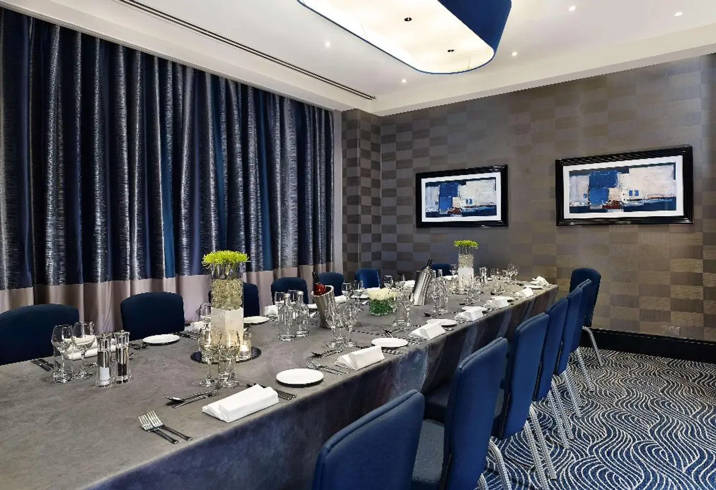 DoubleTree by Hilton Hotel London - Victoria Konferenz