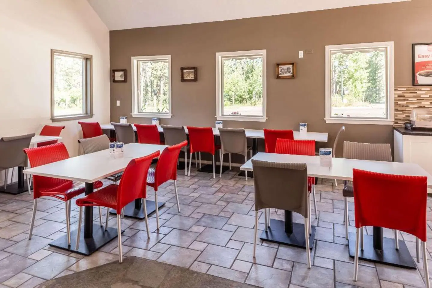 Econo Lodge Inn & Suites Restaurant