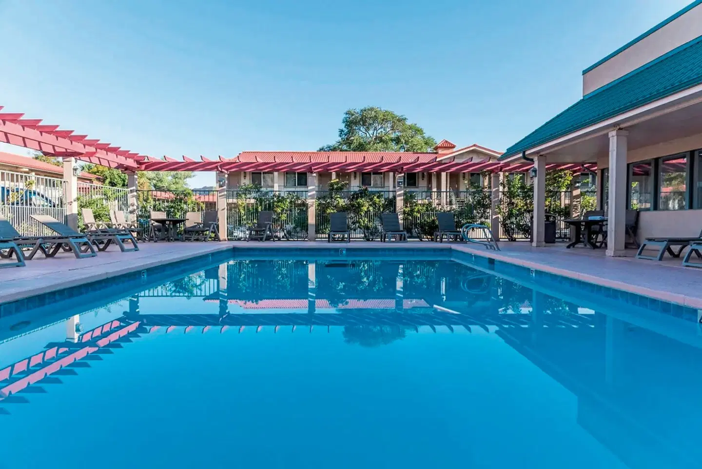 Hotel Moab Downtown OUTDOOR_POOL