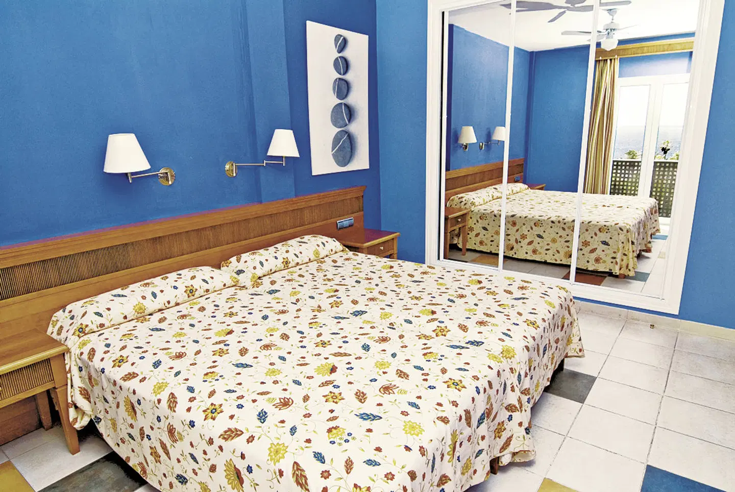 El Cerrito Apartamentos ROOM_EXAMPLE