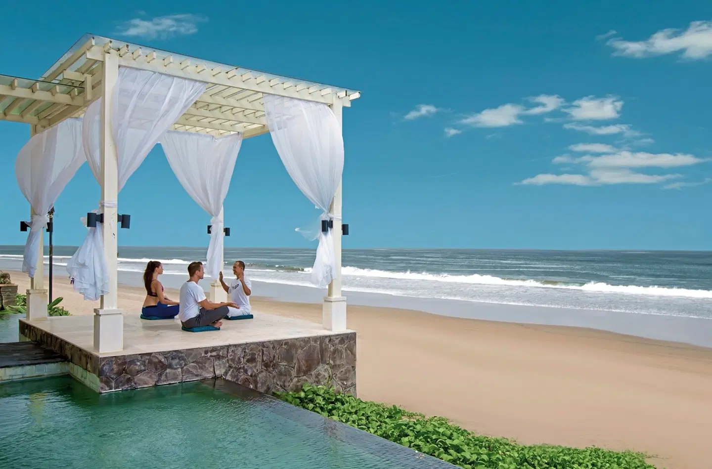 The Seminyak Beach Resort & Spa Strand