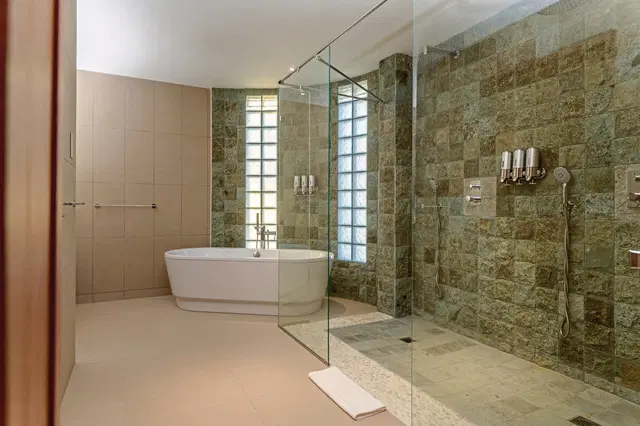 Royal Andilana Resort & Spa Badezimmer