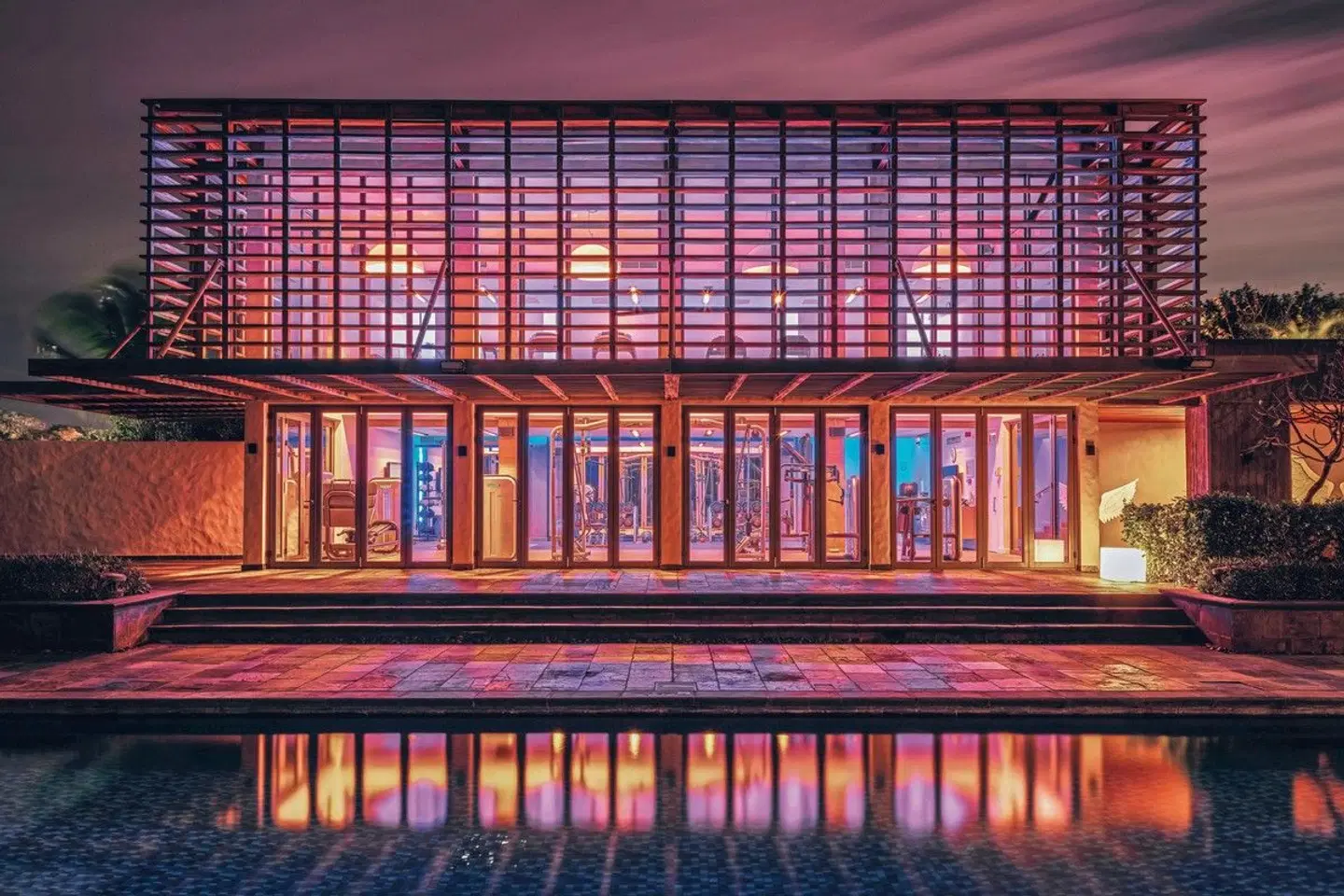 Long Beach Mauritius Hallenbad